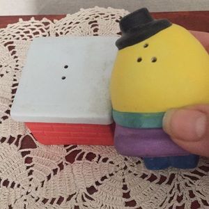 Salt and pepper shaker set Humpty Dumpty